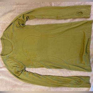 Lululemon swiftly tech size 6 long sleeve